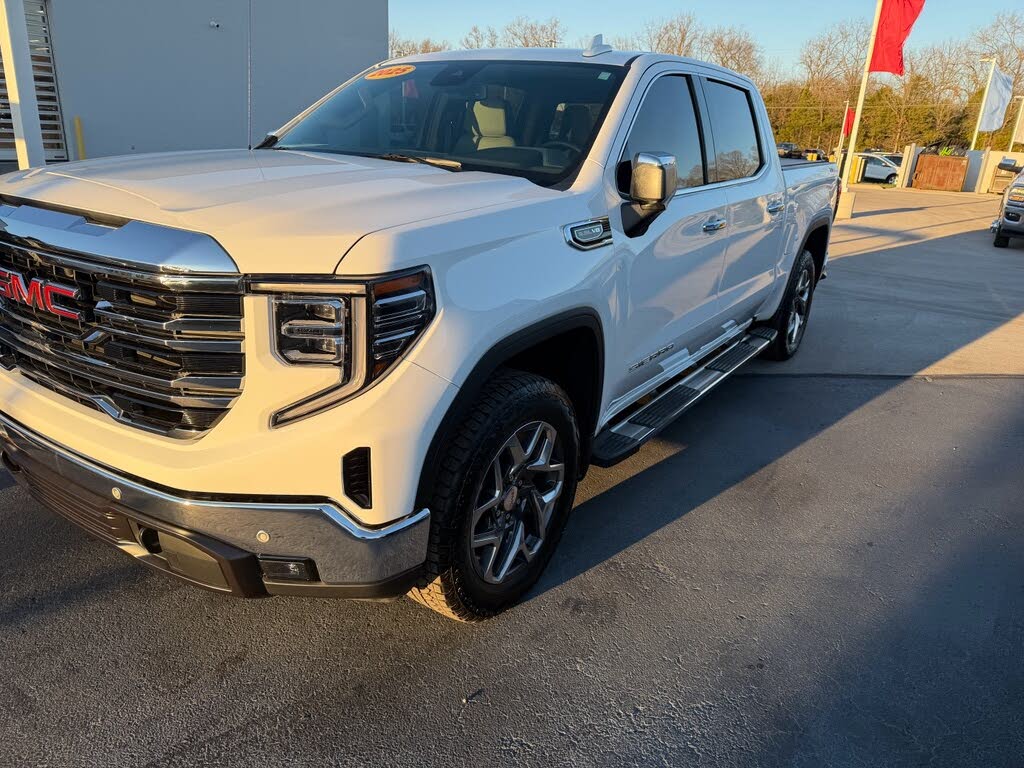 2025 GMC Sierra 1500 SLT Crew Cab 4WD