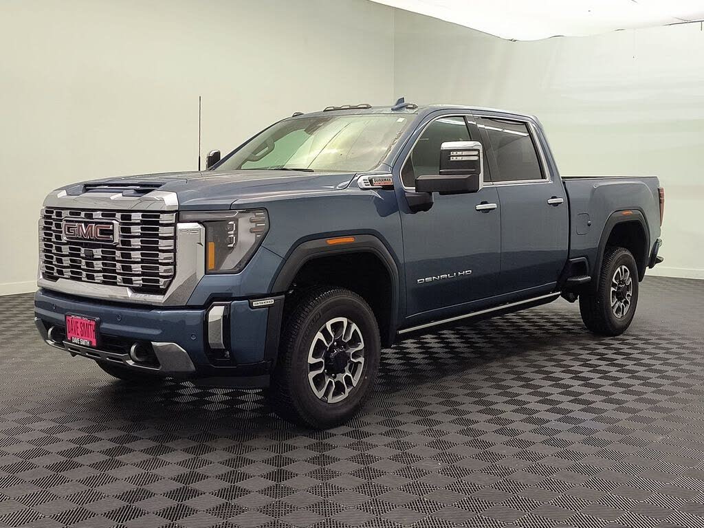 2025 GMC Sierra 3500HD Denali Crew Cab 4WD