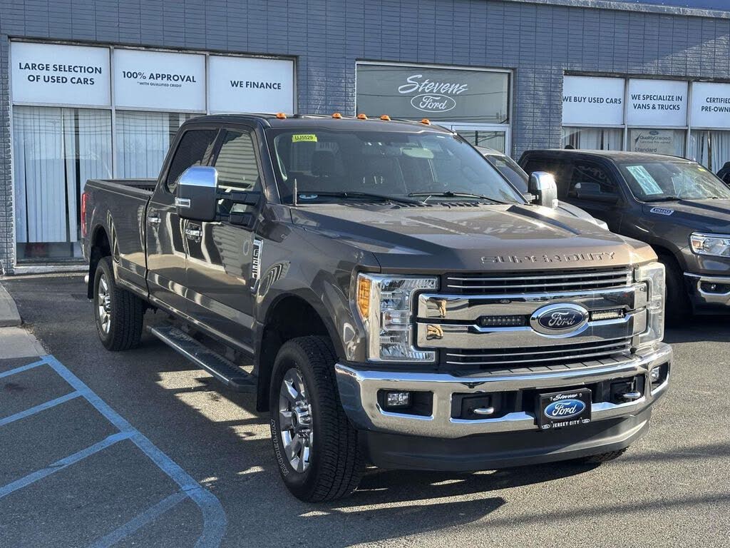2017 Ford F-250 Super Duty Lariat Crew Cab 4WD