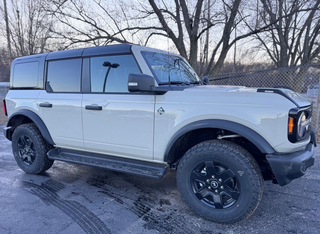 2025 Ford Bronco Outer Banks 4-Door 4WD