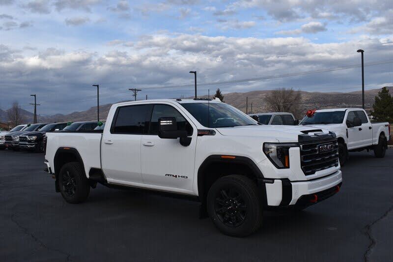 2025 GMC Sierra 3500HD AT4 Crew Cab 4WD