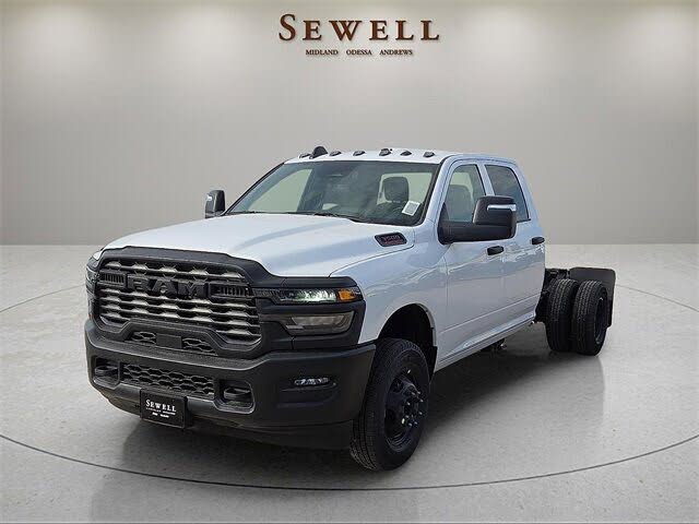 2026 RAM 3500 Chassis Tradesman Crew Cab LB DRW 4WD
