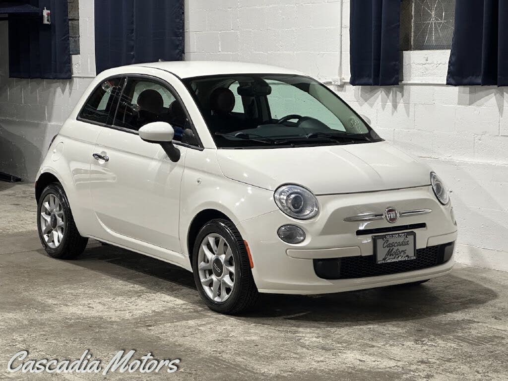 2017 FIAT 500 Pop Hatchback FWD