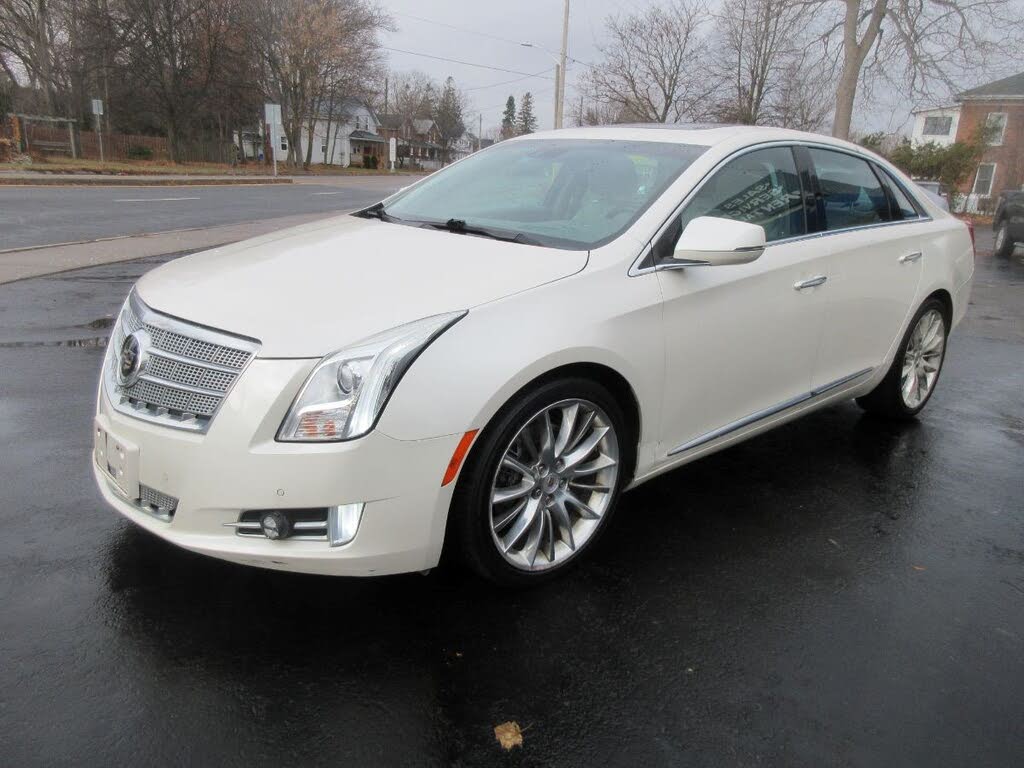 Cadillac XTS Platinum FWD 2013