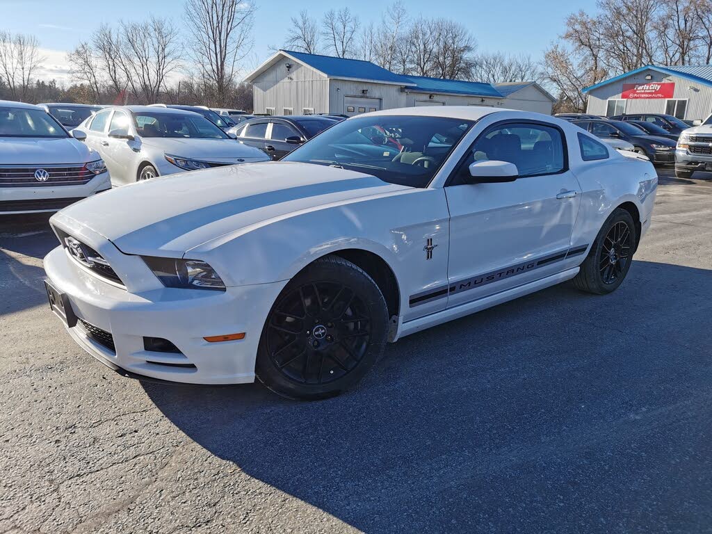 Ford Mustang V6 Coupe RWD 2014