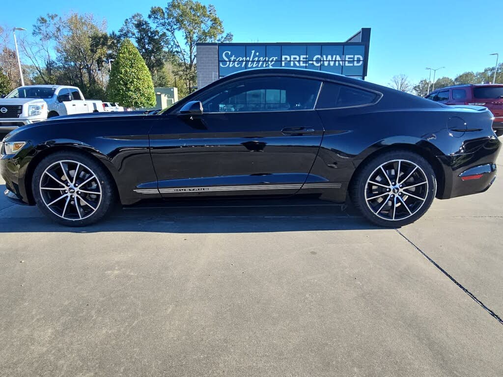 2017 Ford Mustang EcoBoost Coupe RWD