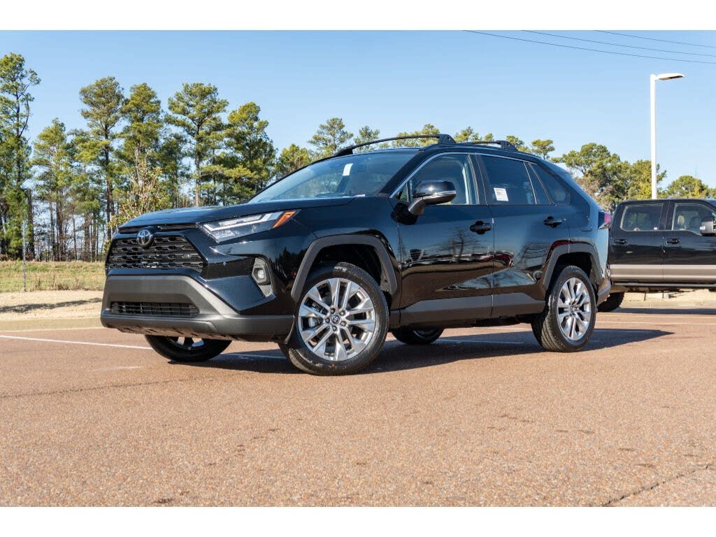 2025 Toyota RAV4 XLE Premium FWD