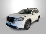 Nissan Pathfinder SV 4WD
