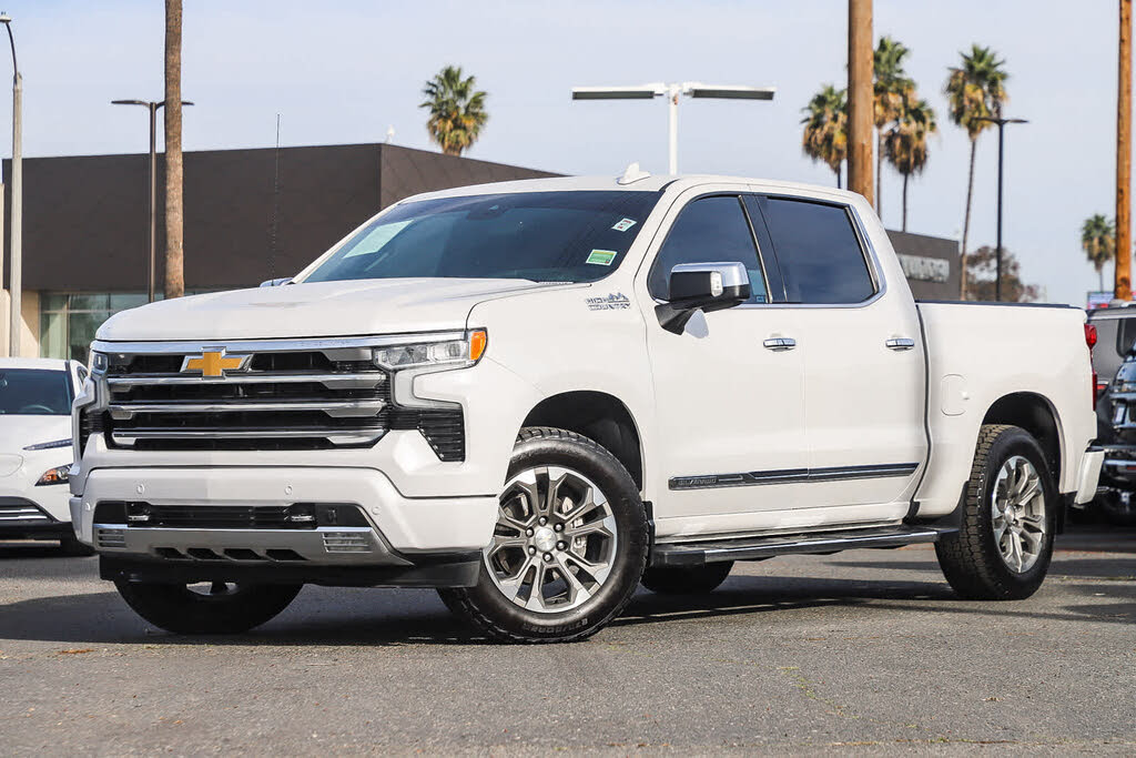 2023 Chevrolet Silverado 1500 High Country Crew Cab 4WD