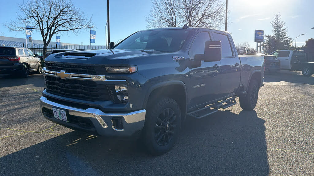 2025 Chevrolet Silverado 2500HD LT Crew Cab 4WD
