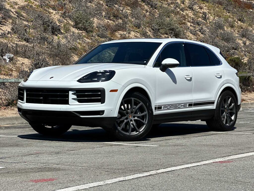 2025 Porsche Cayenne AWD