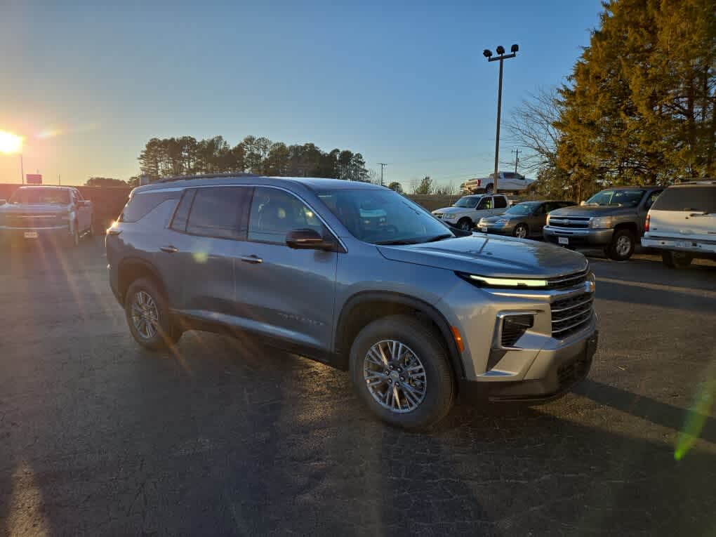 2026 Chevrolet Traverse LT FWD