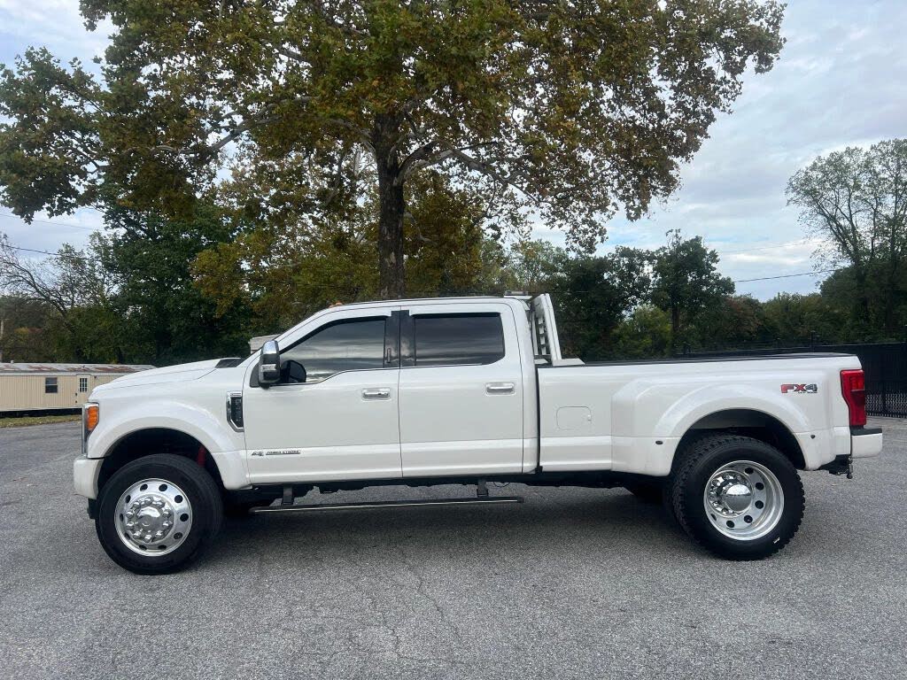 2017 Ford F-450 Super Duty Platinum Crew Cab LB DRW 4WD