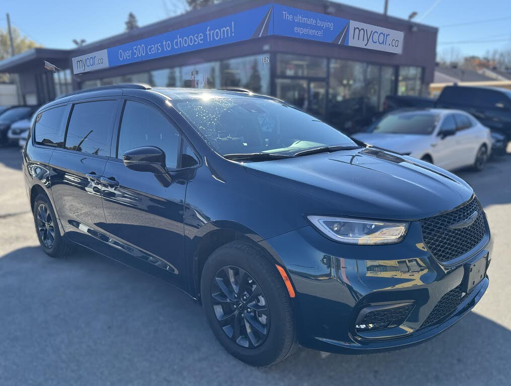 2022 Chrysler Pacifica Touring AWD