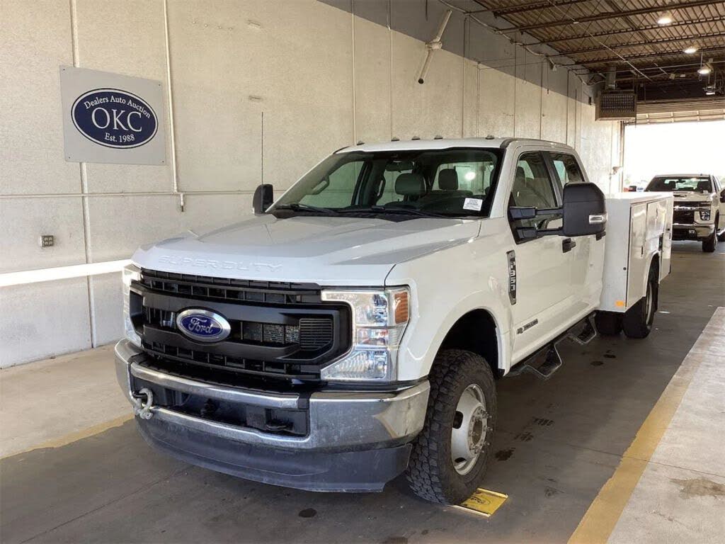 2022 Ford F-350 Super Duty Chassis XL Crew Cab DRW 4WD