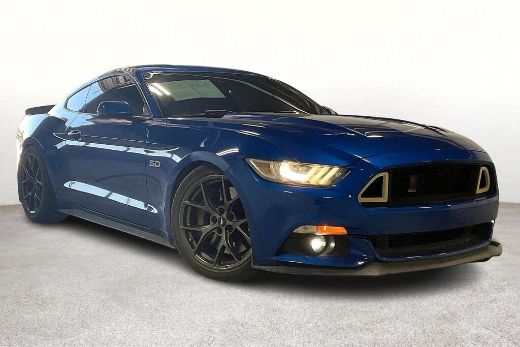 2017 Ford Mustang GT Premium Coupe RWD