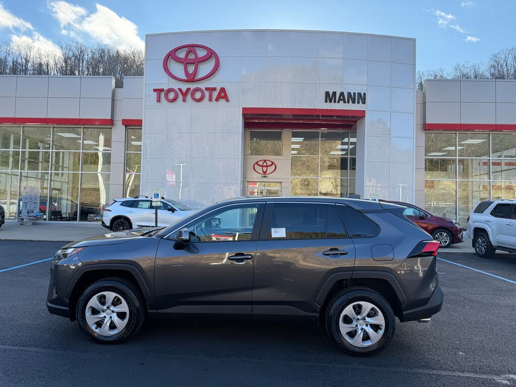 2025 Toyota RAV4 LE AWD