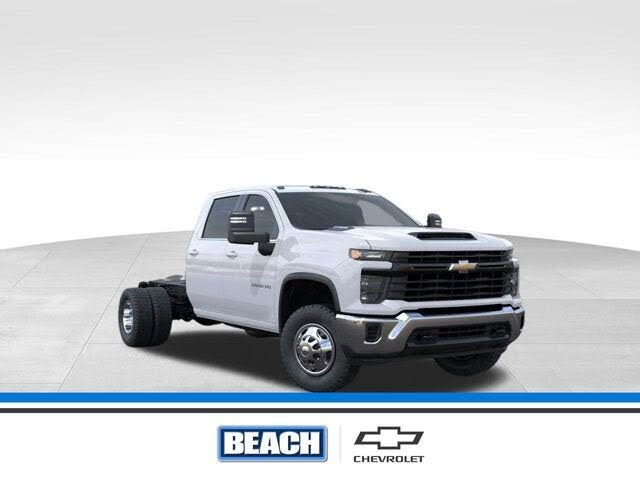 2025 Chevrolet Silverado 3500HD Chassis Work Truck Crew Cab 4WD