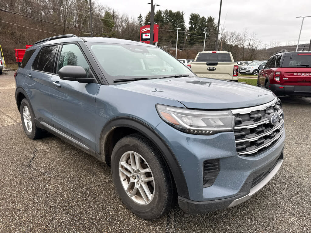 2025 Ford Explorer Active AWD