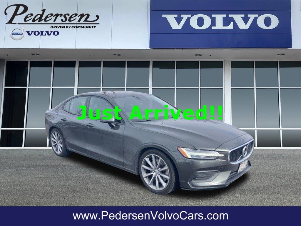 2020 Volvo S60 T6 Momentum AWD