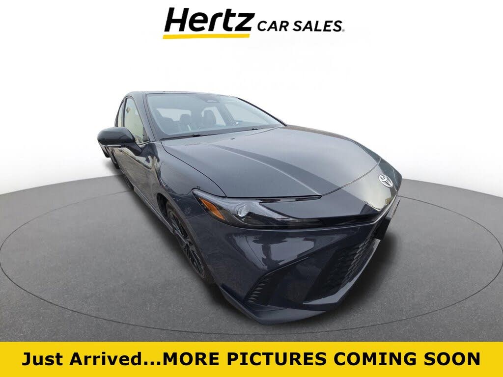2025 Toyota Camry SE FWD
