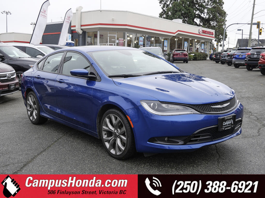 Chrysler 200 S Sedan FWD 2016