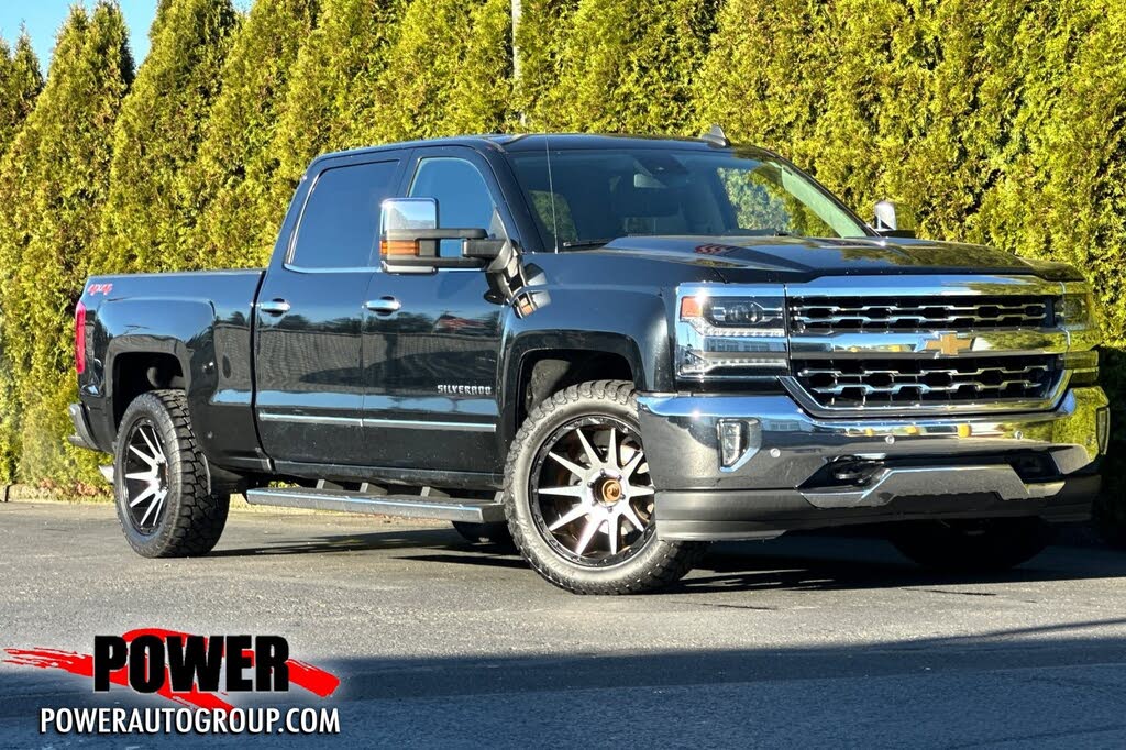 2018 Chevrolet Silverado 1500 LTZ Crew Cab 4WD