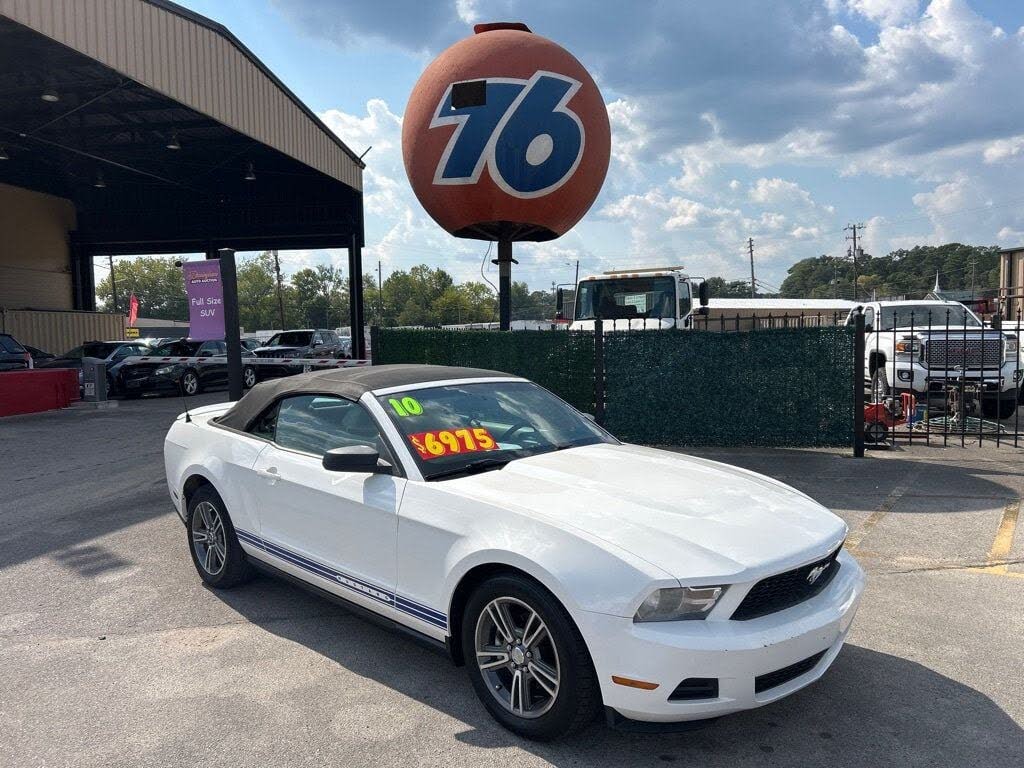 2010 Ford Mustang V6 Convertible RWD