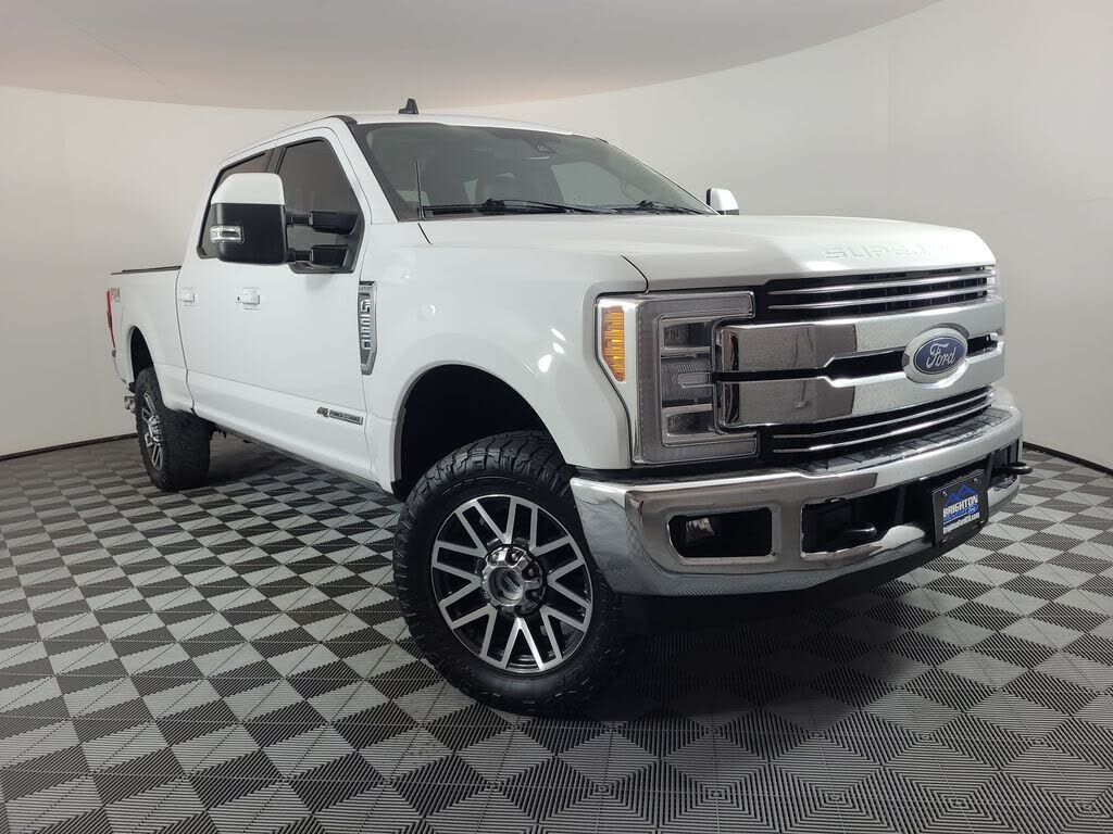 2019 Ford F-250 Super Duty Lariat Crew Cab 4WD