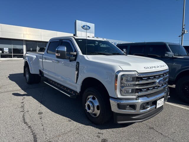 2023 Ford F-350 Super Duty Lariat Crew Cab LB DRW 4WD