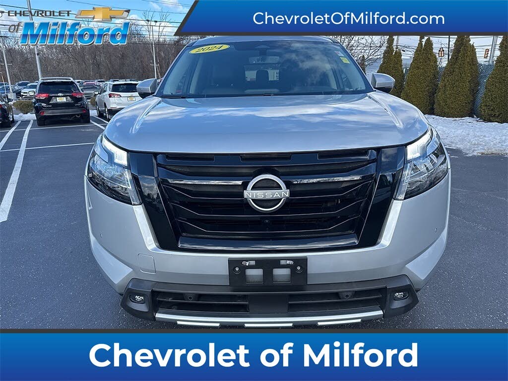 2024 Nissan Pathfinder SL 4WD