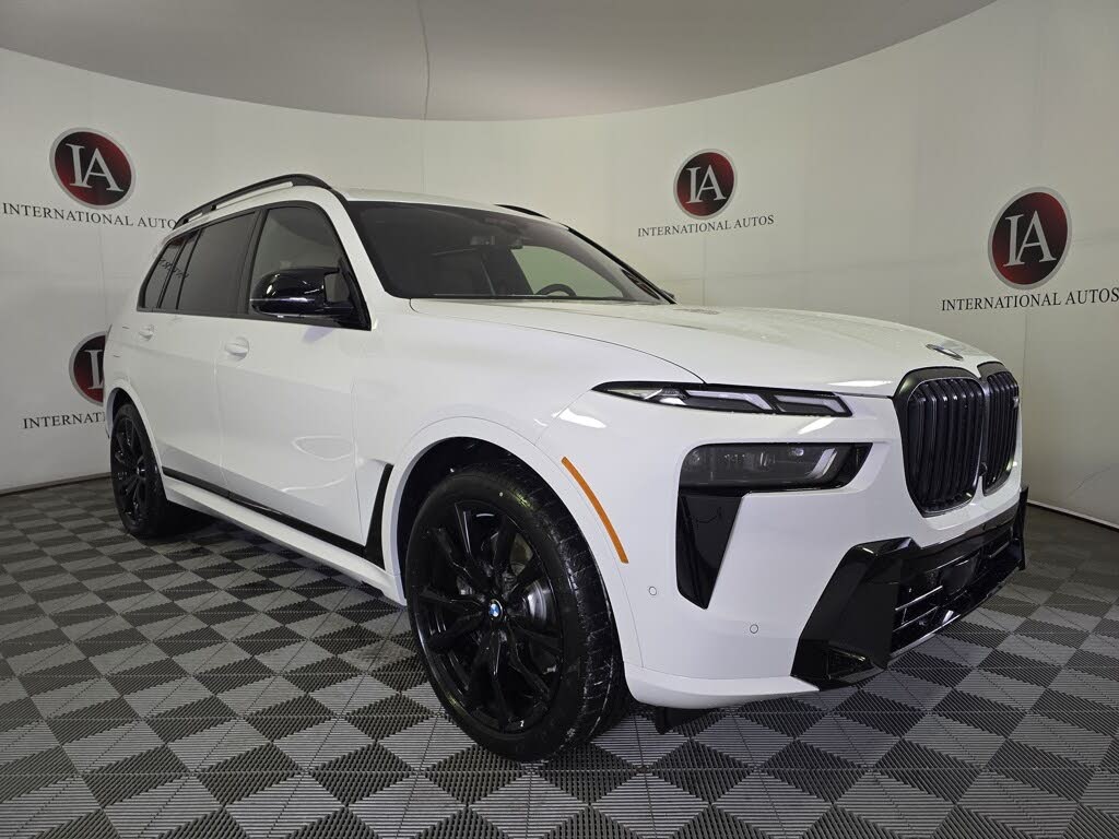 2026 BMW X7 M60i AWD