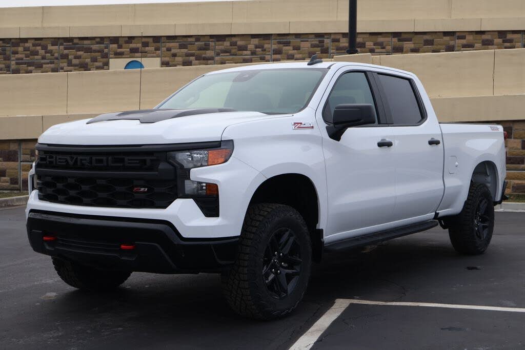 2026 Chevrolet Silverado 1500 Custom Trail Boss Crew Cab 4WD
