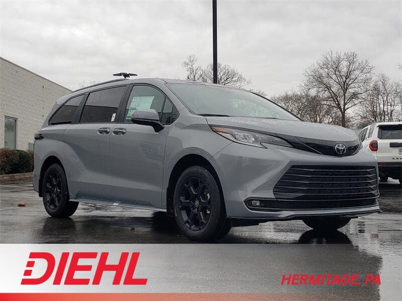 2026 Toyota Sienna Woodland Edition 7-Passenger AWD