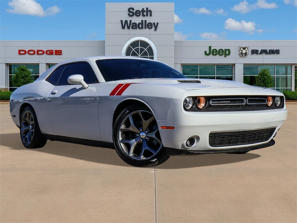 2016 Dodge Challenger SXT RWD