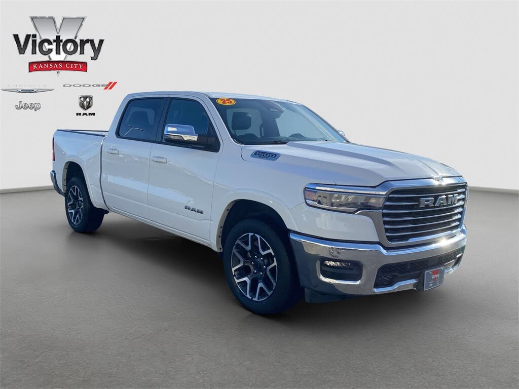 2025 RAM 1500 Laramie Crew Cab 4WD