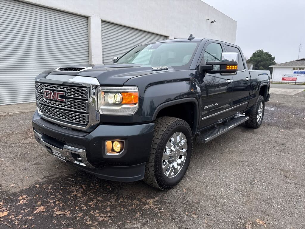 2018 GMC Sierra 2500HD Denali Crew Cab SB 4WD