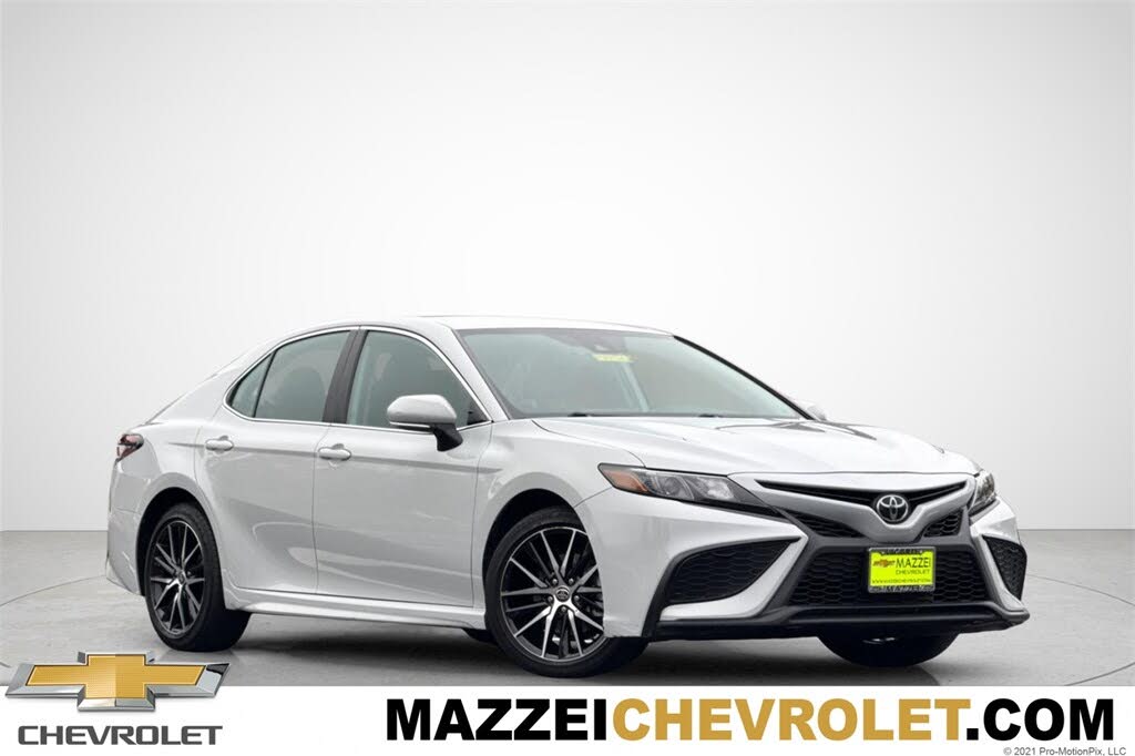 2024 Toyota Camry SE FWD