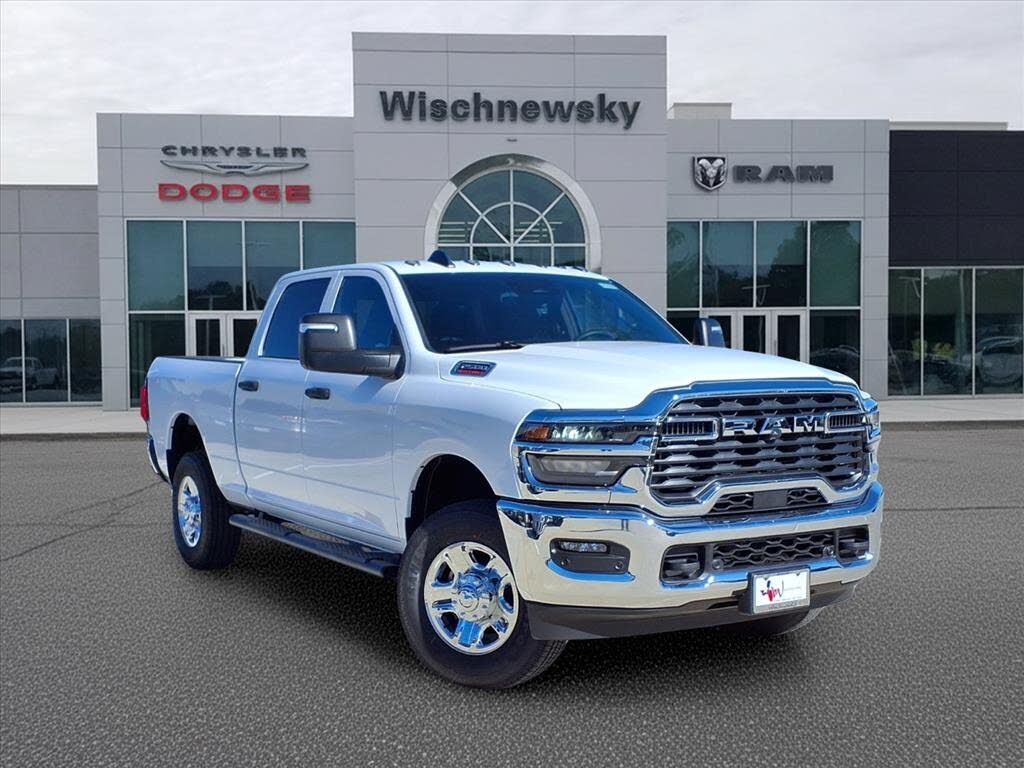 2026 RAM 2500 Tradesman Crew Cab 4WD