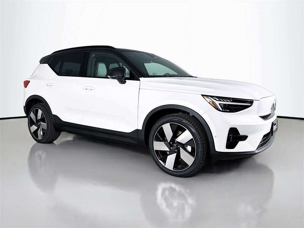 2026 Volvo EX40 Plus RWD