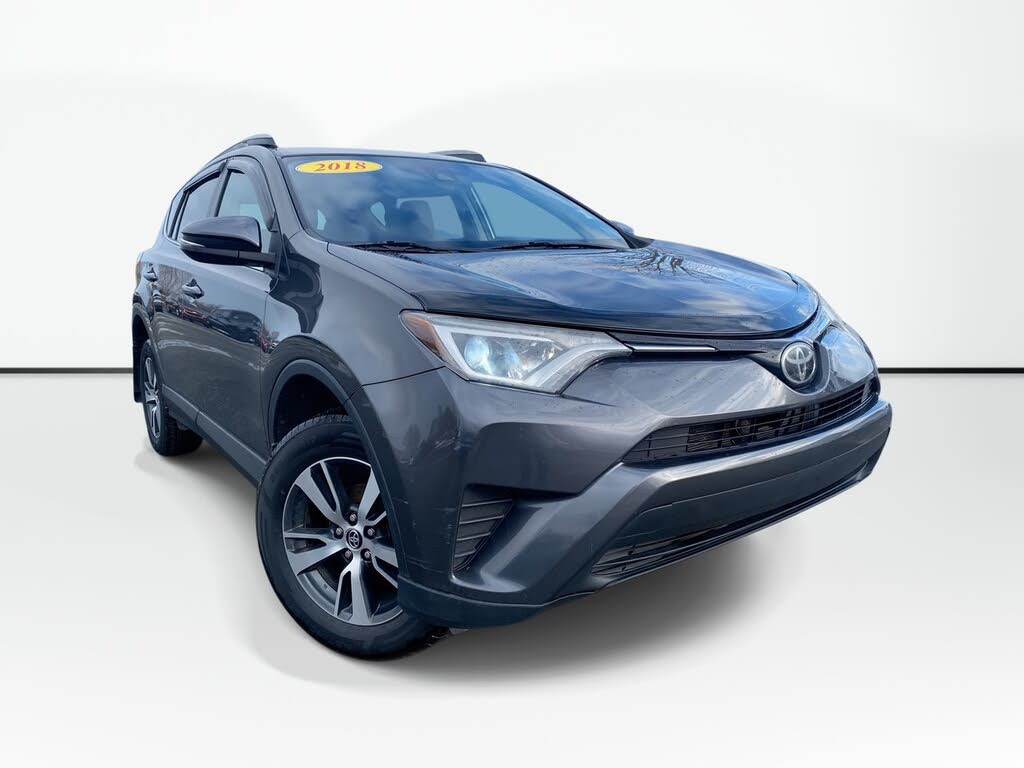 Toyota RAV4 LE AWD 2018