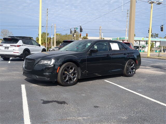 2022 Chrysler 300 Touring RWD