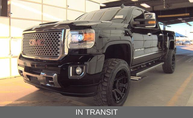 2017 GMC Sierra 2500HD Denali Crew Cab SB 4WD
