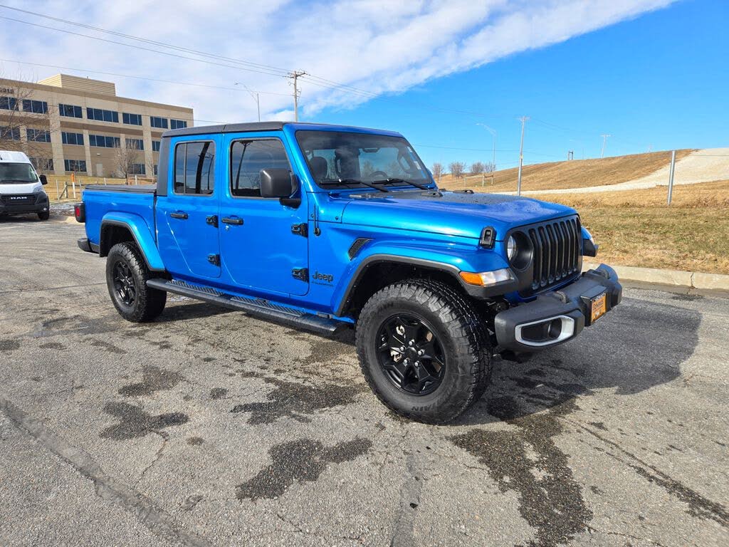 2023 Jeep Gladiator Overland Crew Cab 4WD
