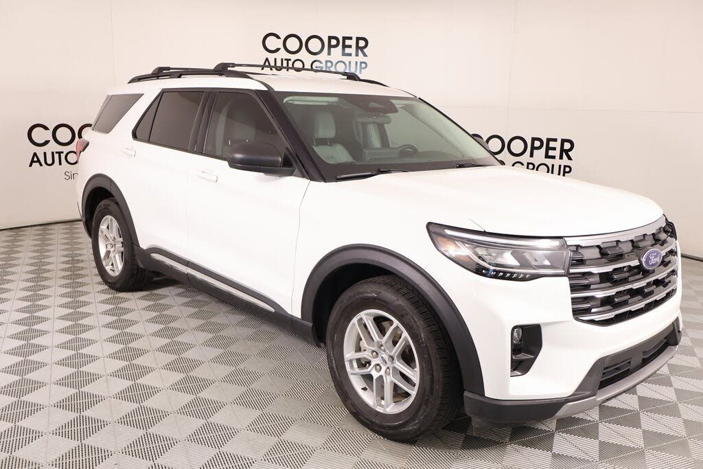 2025 Ford Explorer Active RWD