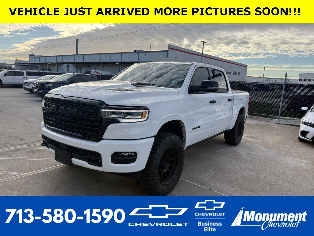 2025 RAM 1500 Limited Crew Cab 4WD