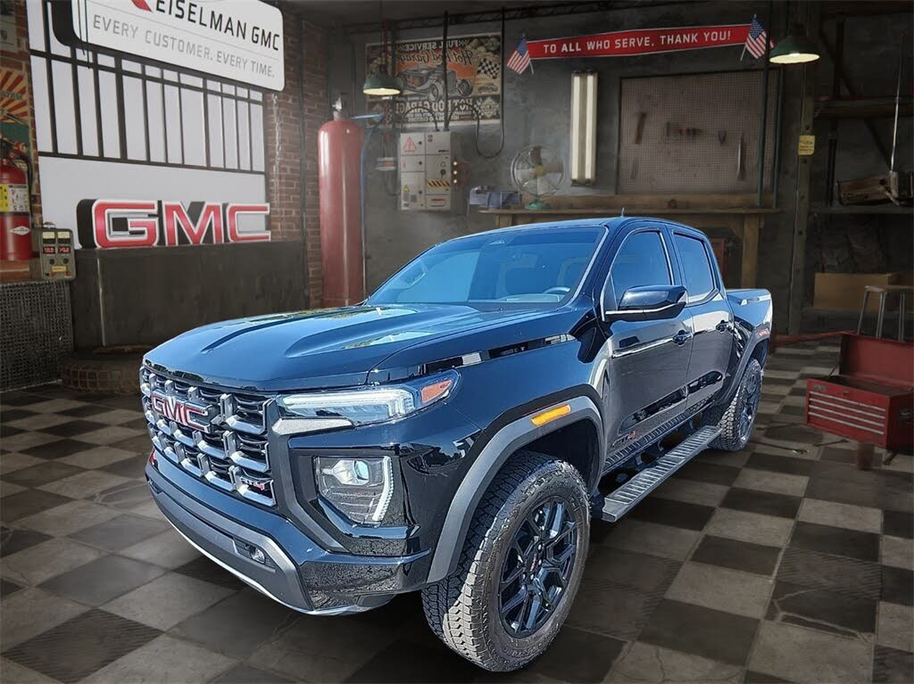 2025 GMC Canyon AT4 Crew Cab 4WD