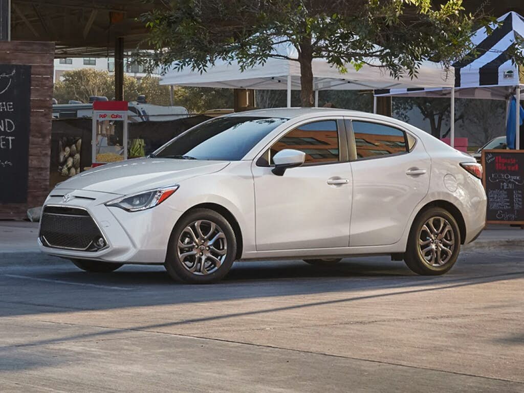 2020 Toyota Yaris L Sedan FWD