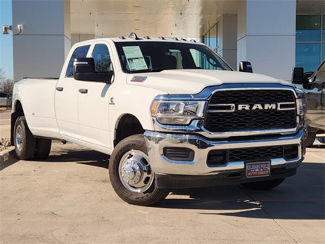 2024 RAM 3500 Tradesman Crew Cab LB DRW 4WD