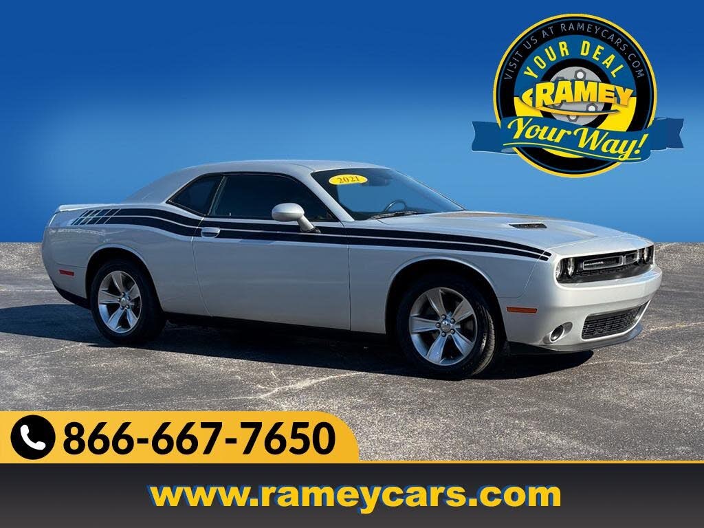 2021 Dodge Challenger SXT RWD